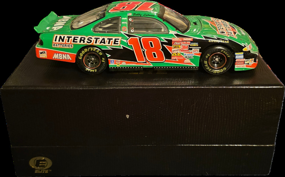 2002 Bobby Labonte 18 Interstate Batteries Pontiac 1/24 Action Elite 0569 Nascar
